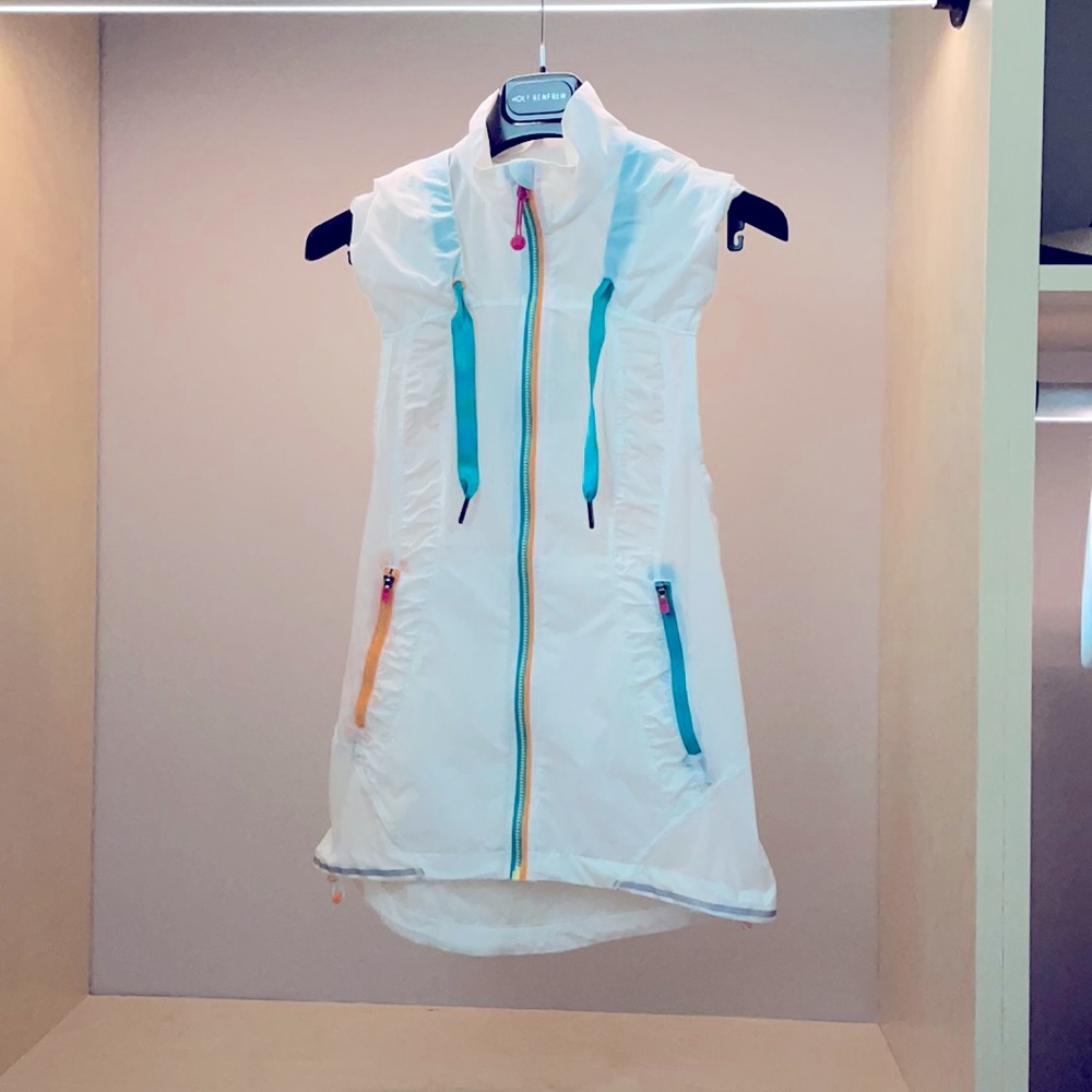 Gorgeous Lululemon Athletica running vest